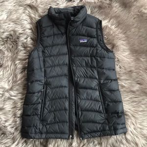 Girls Patagonia black vest